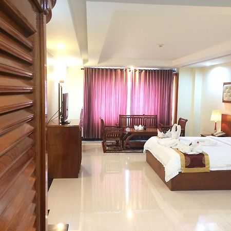 Huang Ting Hotel พนมเปญ ภายนอก รูปภาพ