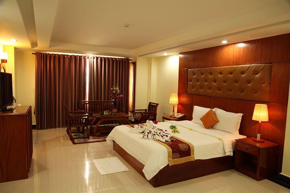 Huang Ting Hotel พนมเปญ ภายนอก รูปภาพ