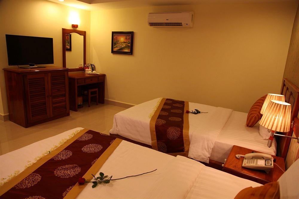 Huang Ting Hotel พนมเปญ ภายนอก รูปภาพ