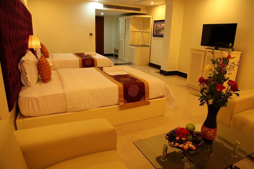 Huang Ting Hotel พนมเปญ ภายนอก รูปภาพ
