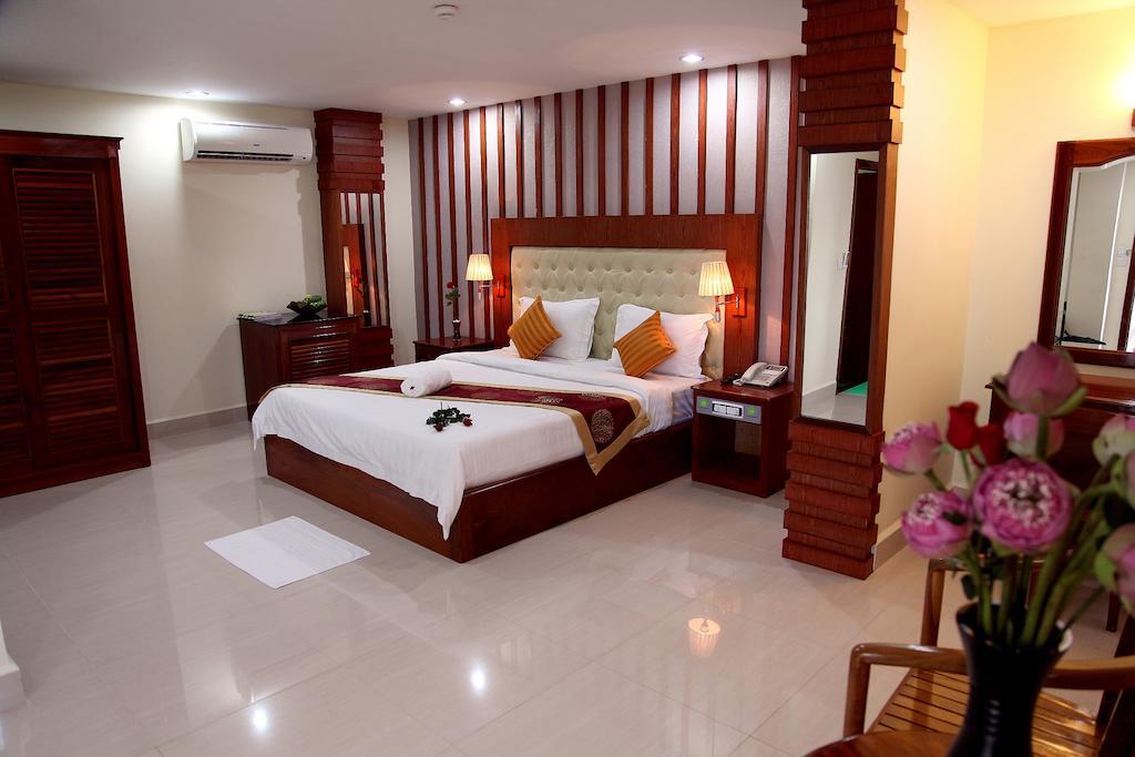 Huang Ting Hotel พนมเปญ ภายนอก รูปภาพ