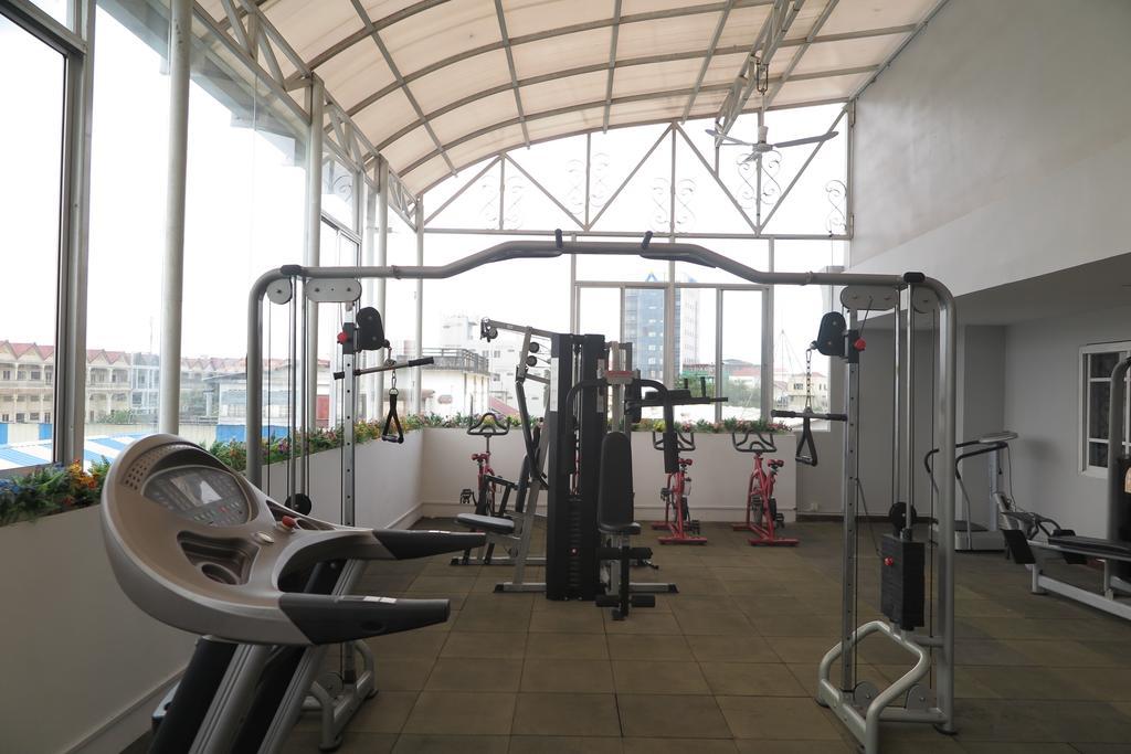 Huang Ting Hotel พนมเปญ ภายนอก รูปภาพ