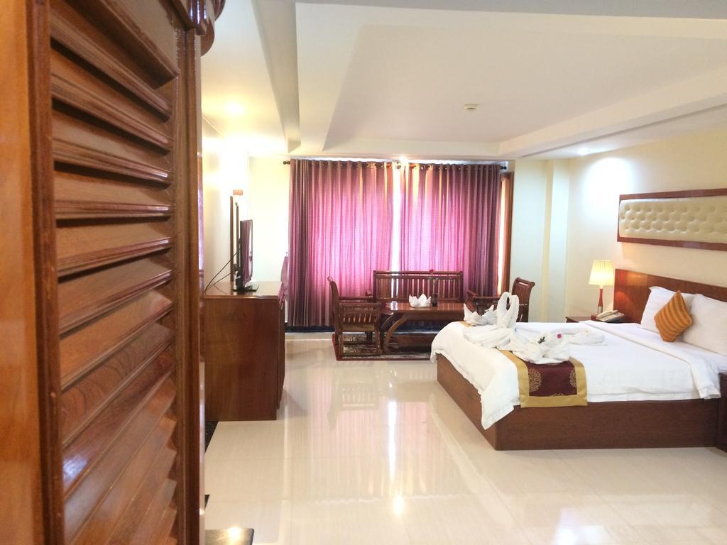 Huang Ting Hotel พนมเปญ ภายนอก รูปภาพ