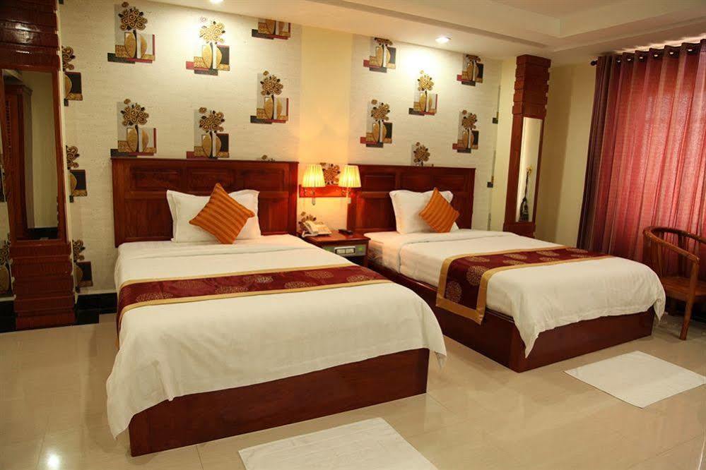 Huang Ting Hotel พนมเปญ ภายนอก รูปภาพ